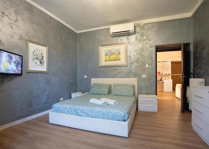 Bettí House vasca idromassaggio metro C Alessandrino - Colosseo e trenino laziali-Termini -Bettí House