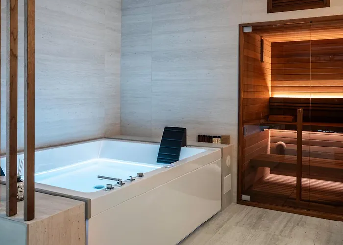 Pool & Spa Deluxe
