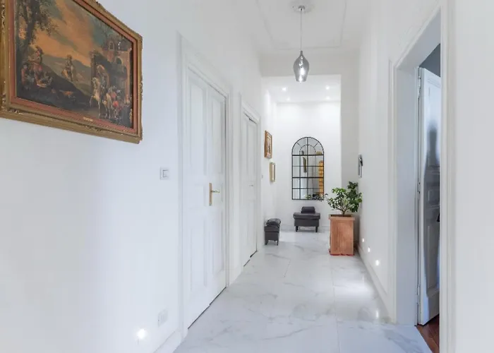 Colosseum Apartment, 3 Bedrooms, 3 Baths, Large Living Room With A Sofa Bed, The Apartment Can Accommodate 8 People