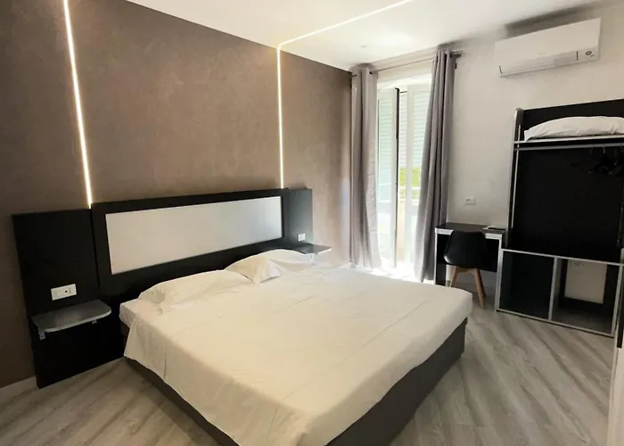 Isabel Rooms