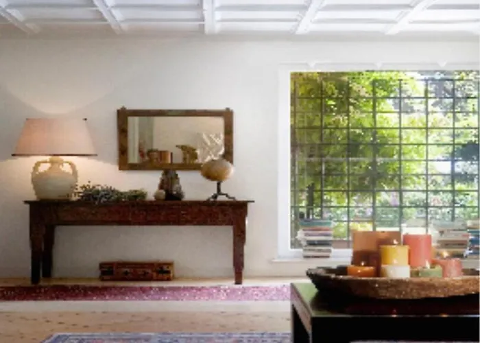 Luxury Villa With Swimming Pool In Rome