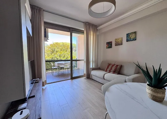 Luxury Apartment Metro Cornelia