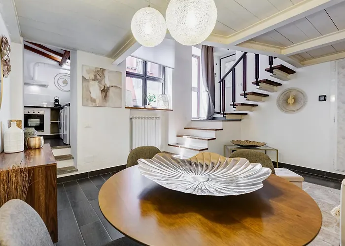 Trastevere Piazza Trilussa Royal Orchid Apartment