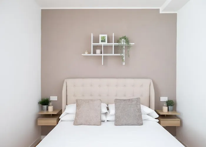 Iflat Modern Sunlit Studio Apt By The Colosseum
