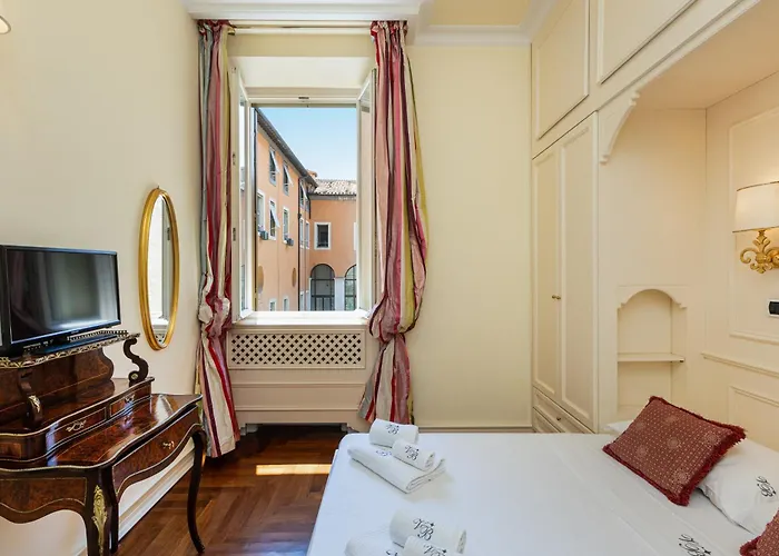 Baccina Apartment By Rental In Rome