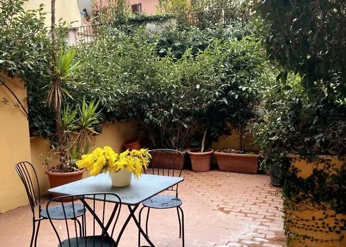 Central Quiet Apartment And Terrace