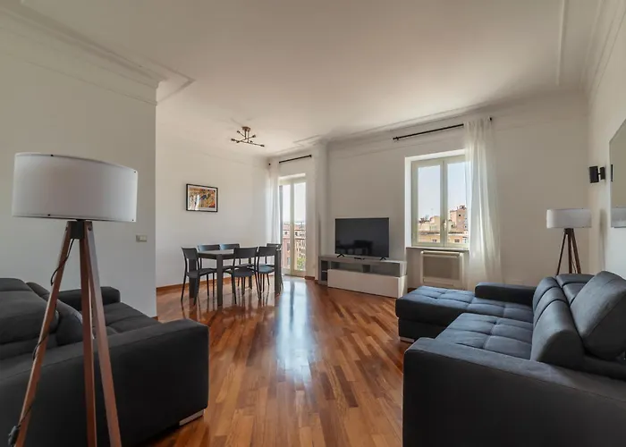 Guesthost - Bright Apartment In Metro San Giovanni