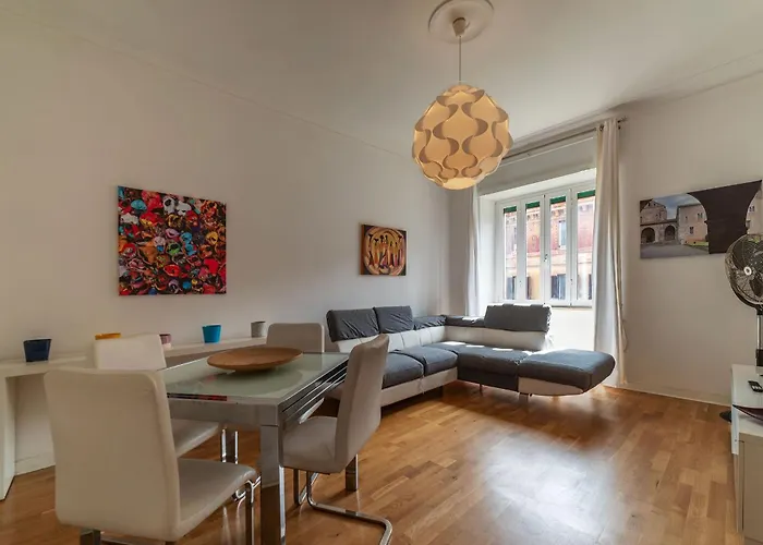Guesthost - Bright Flat In Lungotevere Flaminio