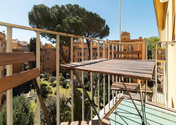 Guesthost - San Lorenzo Bright Apartment X8