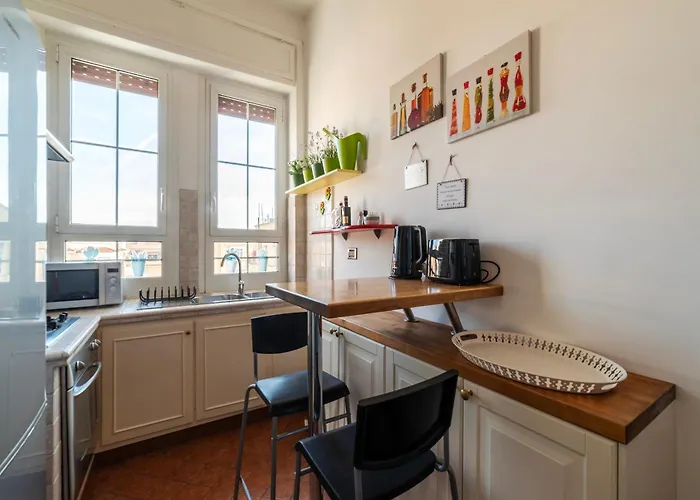 Guesthost - Bright Apartment Near Piazza Bologna