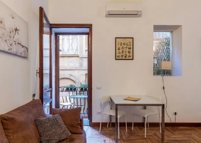 Guesthost - Charming Apartment Near Piazza Di Spagna