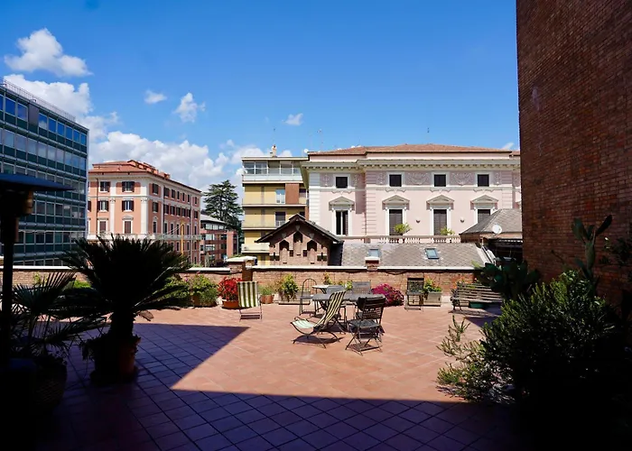 Renewed Historic Flat In Rome