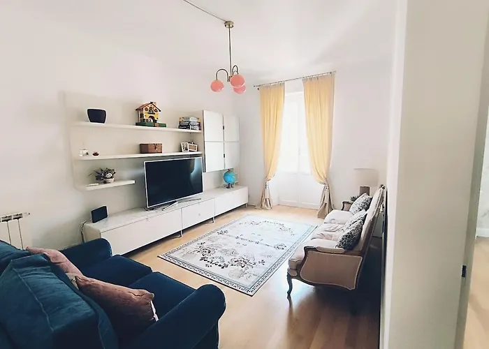 Elegant Apartment 5 Minutes From The Subway