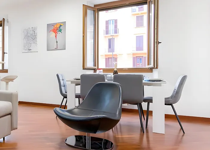 Elegantis San Giovanni Suite - Chic Apartment With Bathtub Near Historic Center, Metro & Tram Nearby