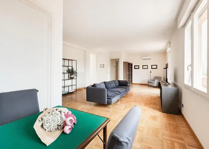 Lungotevere Ripa Luxury