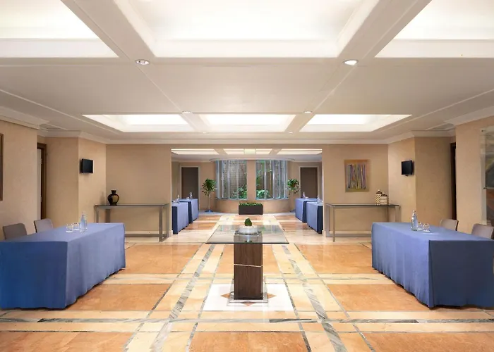 Courtyard By Marriott Rome Central Park
