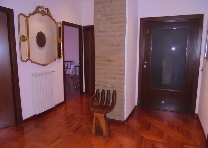 Max House