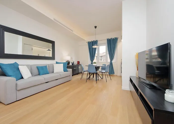 Spacious And Cozy Apartment Near Metro A