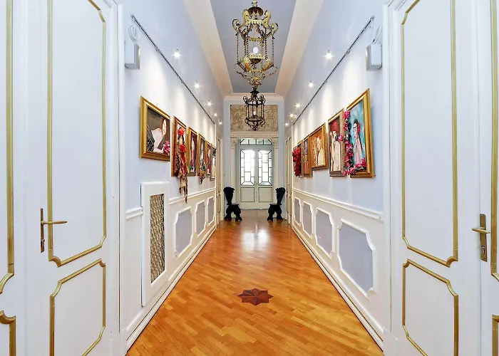 Domus Monami Luxury Suites