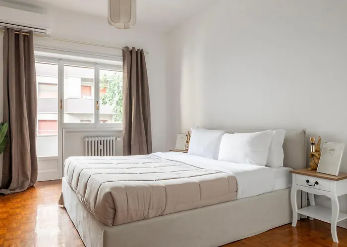 Vatican Modern Family Apt - 3 Bedroom