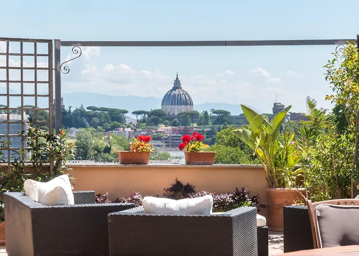 Vatican-Metro A Panoramic Penthouse With Jacuzzi