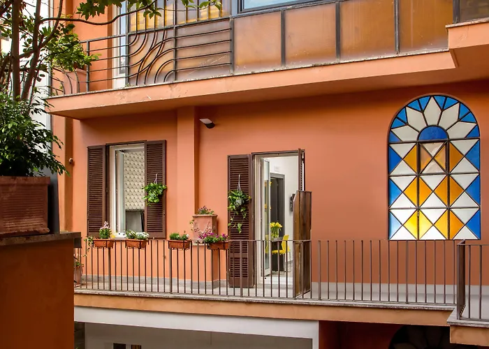Gcf Luxury Suites, Guest House