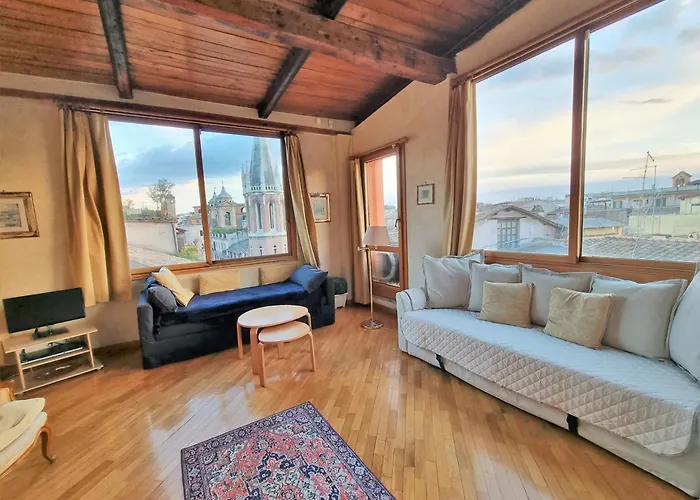Amazing Panoramic Artist'S Loft Spanish Steps