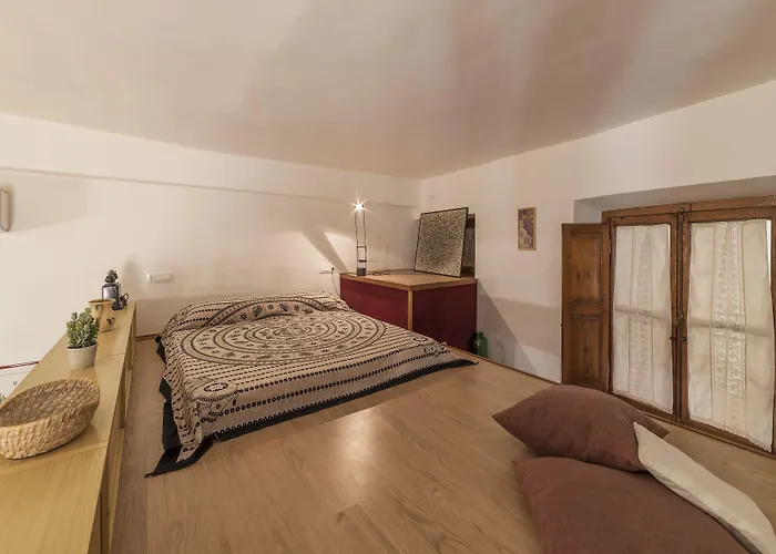 Guesthost - Lovely Loft Trastevere