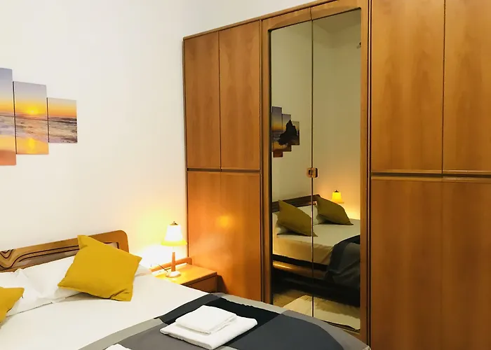 4 Bed-Sleeps 8-Central Rome-5 Min To Colosseum
