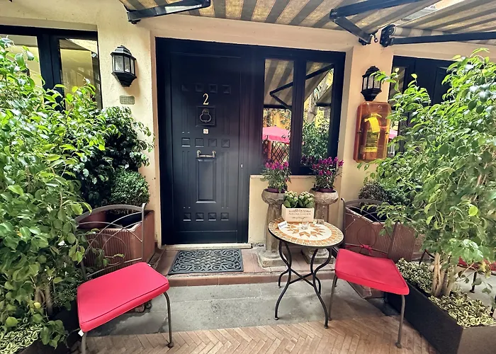 Navona Garden Suites