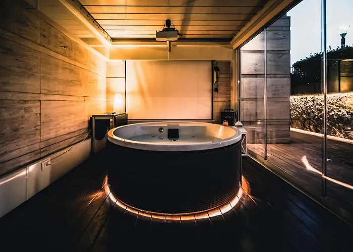 Domus Aqua Luxury Apartment