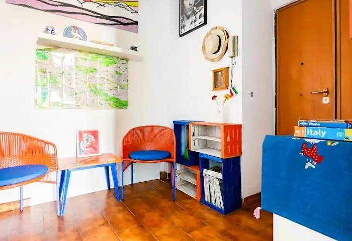 Ampia Stanza Luminosa A San Giovanni, Piano Alto Con Finestra O Balcone