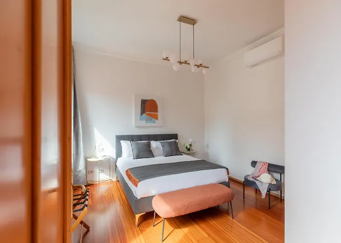 Iflat Spanish Steps Chic & Warming Hideaway