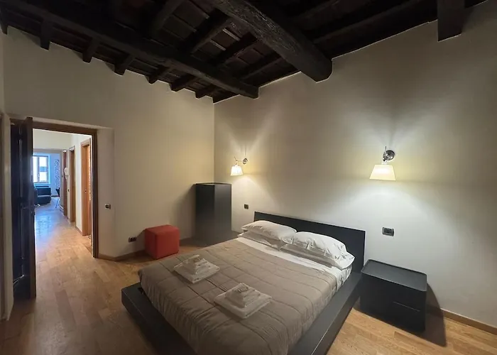 Stylish Pantheon Escape In Ancient Rome