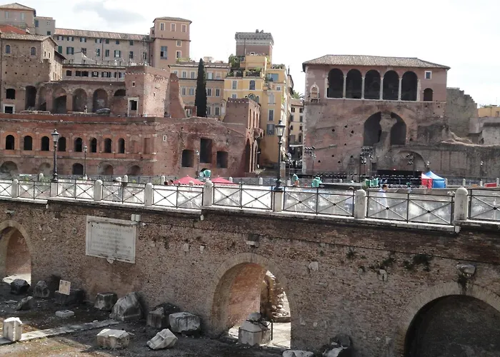 Elegante Appartamento Immerso Nei Fori Imperiali