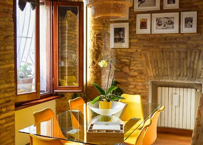 Pantheon Private Apartment