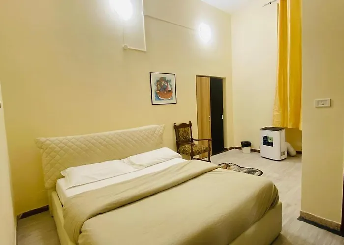 Roma Gondola Guest House