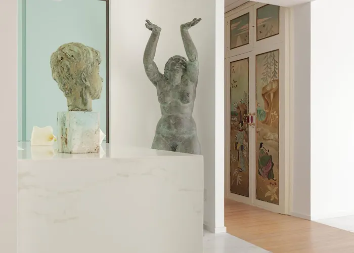 Arte Della Medaglia Gallery House