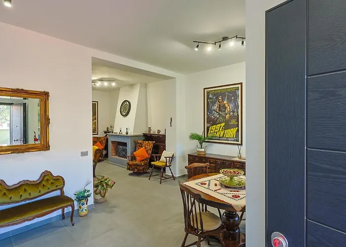 Villa Scini by Rentbeat