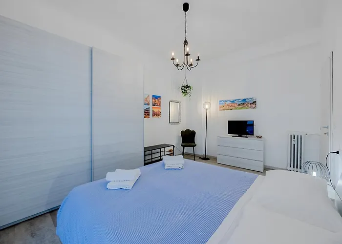 Brandnew Luxury House Near Metro Station