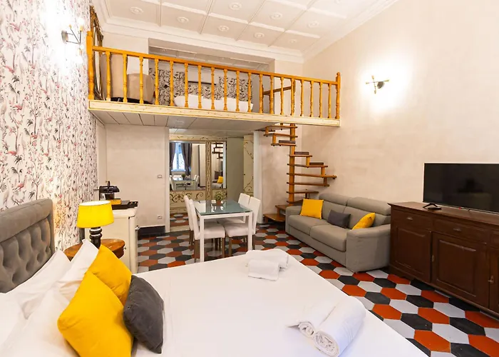Sweet Navona Duplex Apartment