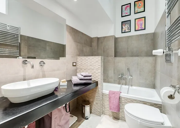 Micol'S Place, Bright Apt 2 Rooms, 2 Toilets, Near Metro, 80 Mq