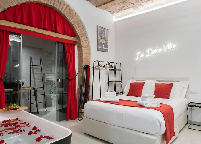 Italian Cinema 1960 Apartment - 500Mt To Termini, 2 Steps From Colosseum, A-C