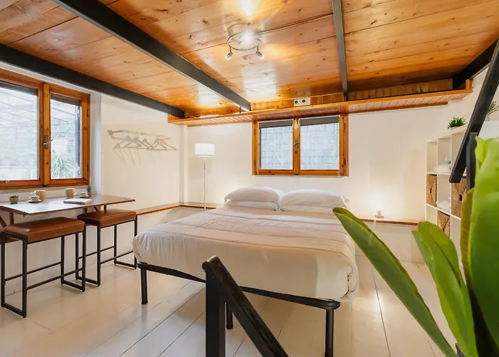 Duplex Trastevere With Courtyard