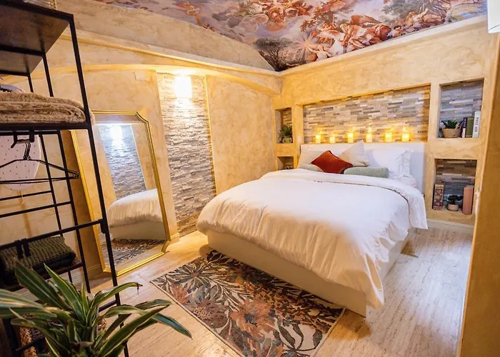 Charming Private Underground Roman Retreat Self Check-In