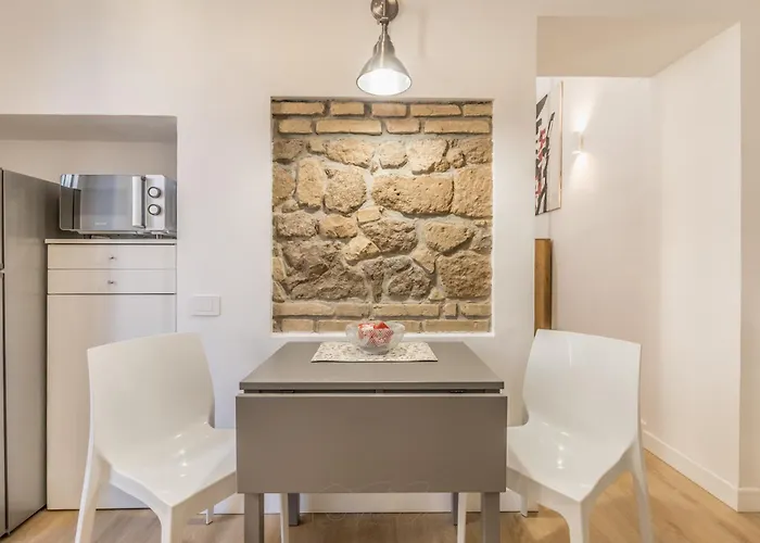 Beatipaoli Art Apartment