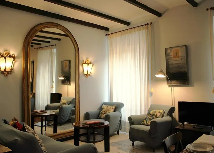 Romantic Flat In The Heart Of Trastevere