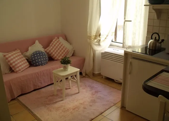 Apartment In Trastevere Im Herzen Von Rom By Interhome