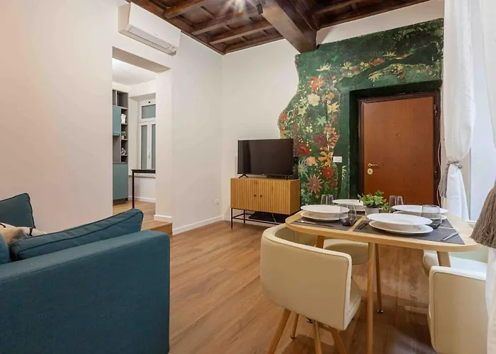 Laurina House