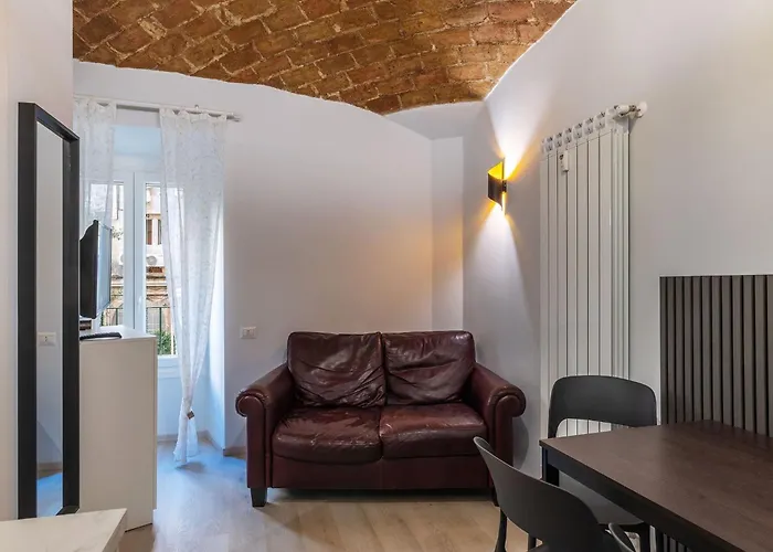 Guesthost - Alla Scala Santa Apartment